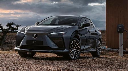 La Lexus RZ dispose d'une nouvelle version de base qui est 10 000 dollars moins chère que la version précédente.