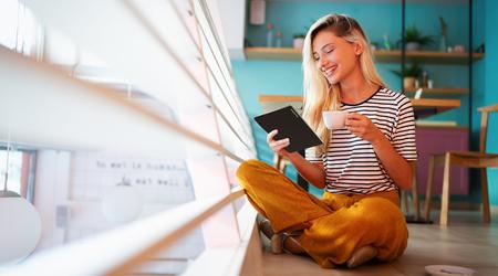 PocketBook Viva - Le premier livre électronique d'Europe avec un écran couleur révolutionnaire E Ink Gallery 3