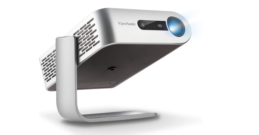 Projecteur ViewSonic M1+ fonctionnant sur batterie