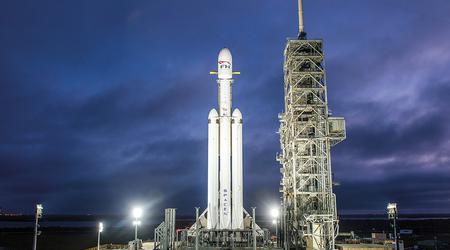 SpaceX a reçu 155 millions de dollars pour lancer le drone orbital secret X-37B de Boeing à l'aide d'une fusée Falcon Heavy.