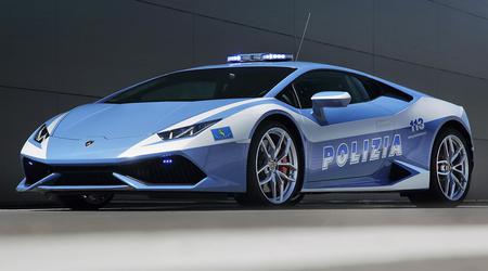 Six supercars spéciales : Lamborghini célèbre 20 ans de coopération avec les forces de police italiennes