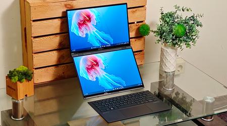 Critique de l'ordinateur portable ASUS Zenbook DUO (2024) UX8406 : quand un seul écran ne suffit pas