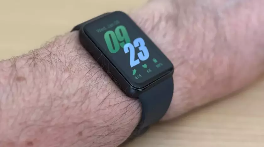 Galaxy Fit 3 contre Band 9