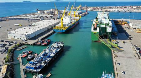 Un marin américain a vendu des plans du système radar de la base de Kadena et d'autres informations de la marine américaine à la Chine pour 15 000 dollars.