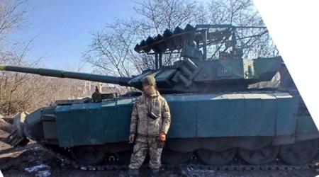 Les Russes filment leur unique T-72B3M avec le système "Arena-M" au lieu de l'envoyer sur le front