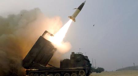 M. Biden a promis à M. Zelenskyy la livraison du premier lot de missiles balistiques à longue portée ATACMS pour les systèmes HIMARS M142.