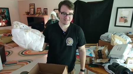 WTF : Le streamer Twitch General Sam a reçu un cochon mort emballé et un morceau de minerai d'uranium de la part de "fans".