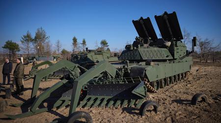 L'AFU a reçu en service des véhicules d'assaut de déminage M1150 basés sur des chars M1 Abrams, les États-Unis n'ont pas fait état de leurs livraisons.
