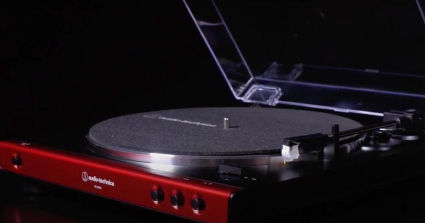 Audio-Technica At-LP60X-BW  platine vinyle moins de 100 euros