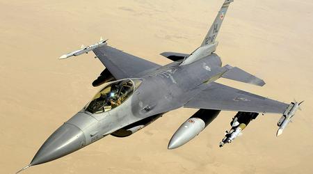 Des F-16 néerlandais supplémentaires arrivent en Roumanie pour former les pilotes ukrainiens, entre autres