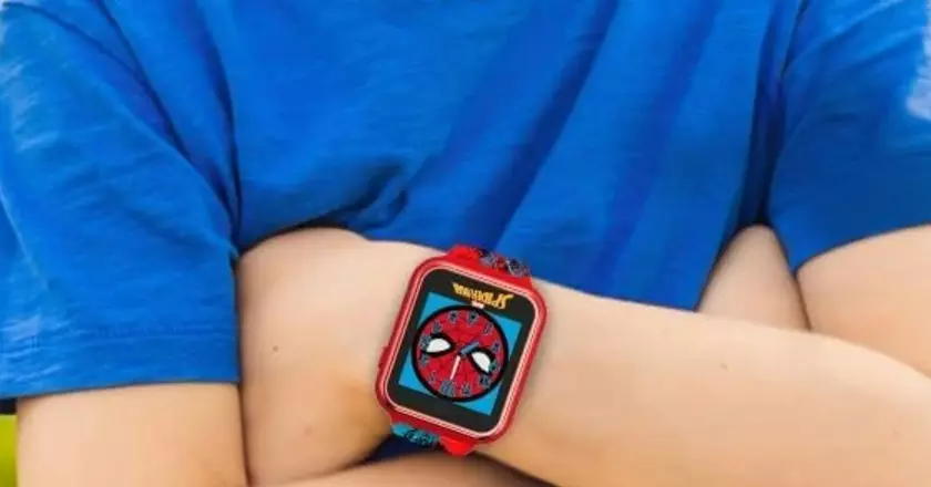 Accutime Spider-Man, montre intelligente pour enfants
