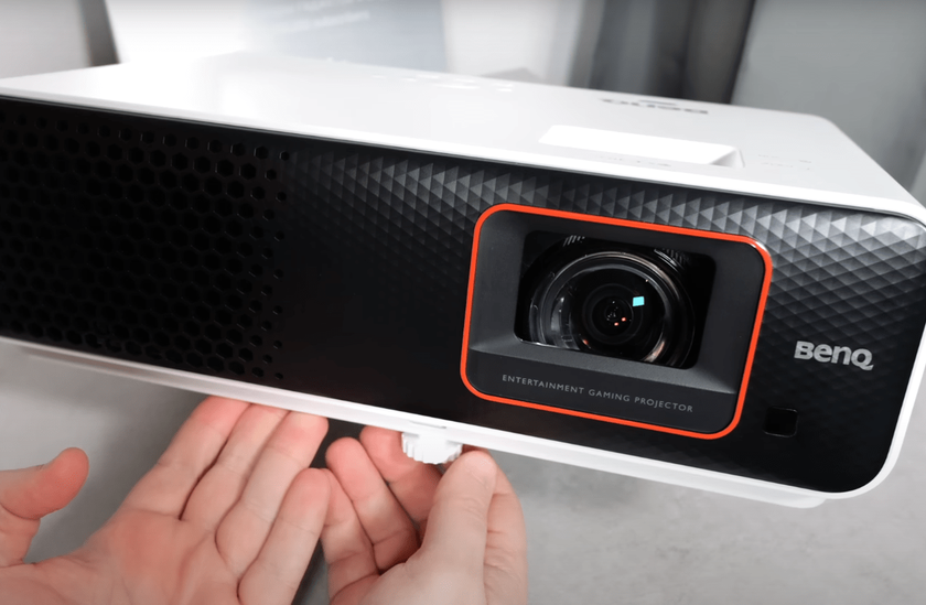 Projecteur intelligent BenQ TH690ST
