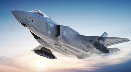 La marine américaine équipera les chasseurs F-35 Lightning II de missiles AGM-158 JASSM avancés d'une portée de lancement de plus de 370 kilomètres.