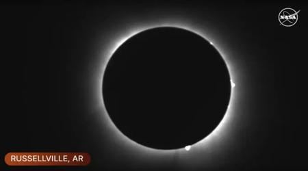 Les premières images de l'éclipse solaire ont été diffusées aux États-Unis