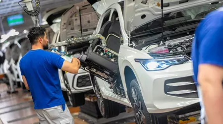 Volkswagen a confirmé la suppression de plus de 35 000 emplois en Allemagne et la délocalisation de la production de la Golf au Mexique.