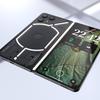 Barre lumineuse sur la charnière du smartphone Nothing Fold (1)