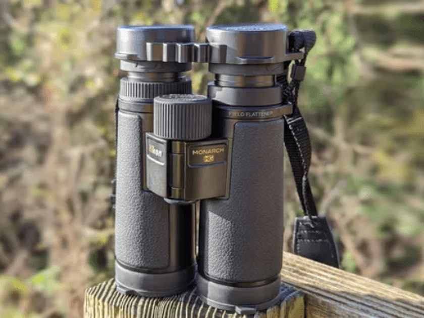 Jumelles durables Nikon Monarch HG 10X42