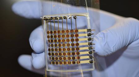 Les scientifiques ont imprimé en 3D un écran OLED flexible pour la première fois, et il résiste à 2000 cycles de pliage