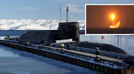 Le sous-marin russe à propulsion nucléaire K-114 Tula a lancé un missile balistique SS-N-23 Skiff de troisième génération d'une portée maximale de plus de 11 000 kilomètres.
