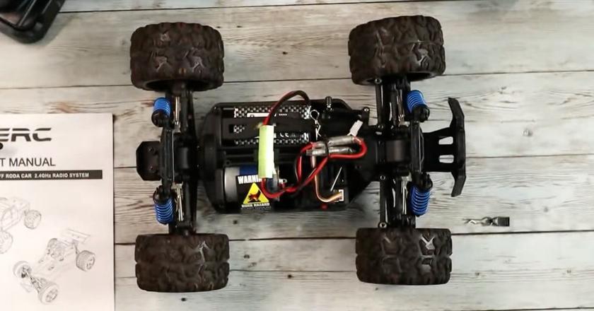 1:18 DEERC 9300 voiture rc moins de 100