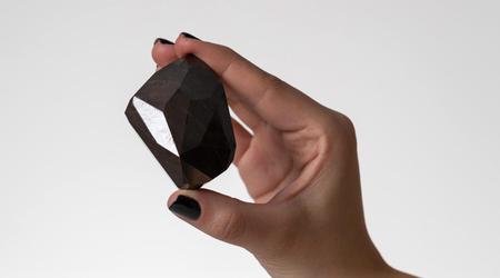 Un diamant noir Enigma unique pesant 555,55 carats a été vendu pour 4 300 000 $ en crypto-monnaie