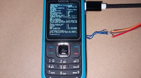 Téléphone classique Nokia 1680 de 2008 transformé en mini PC Linux