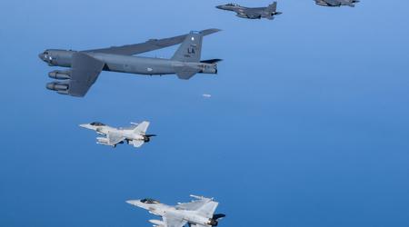Le bombardier américain à capacité nucléaire B-52 Stratofortress atterrit en République de Corée pour la première fois depuis 30 ans