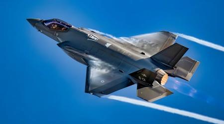 La Roumanie a l'intention d'acheter des chasseurs F-35A, mais pas encore des F-16