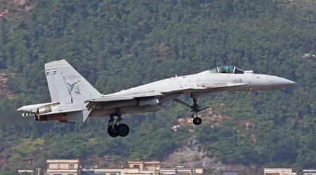 L'avion de combat J-15 s'écrase en Chine lors d'un vol d'entraînement
