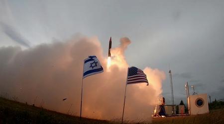 Israël a officiellement annoncé la première interception d'un missile au moyen du système de défense antimissile extra-atmosphérique Arrow-3.