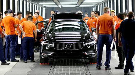 La berline Volvo S90 est tombée victime de la guerre commerciale américaine - Automotive News