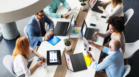 Acer présente les ordinateurs portables TravelMate P4 avec des puces Intel Raptor Lake, des cartes graphiques RTX 2050 et la prise en charge de la 4G à partir de 1149 €.
