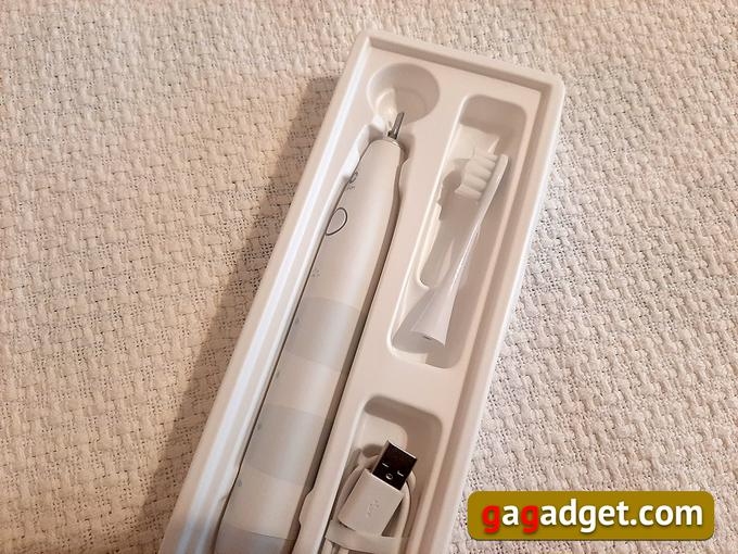Ça ne fait pas mal. Examen de la brosse à dents électrique Oclean Flow Sonic budget-3