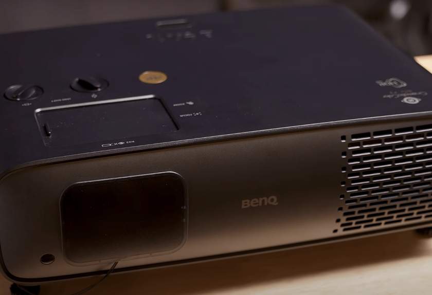 Projecteur intelligent BenQ HT4550i