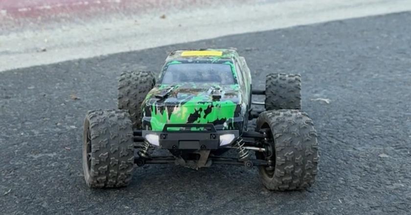 1:18 HAIBOXING Tout Terrain rc moins de 100