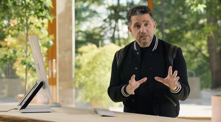 Panos Panay, ancien dirigeant de Microsoft Surface, rejoint Amazon - Bloomberg