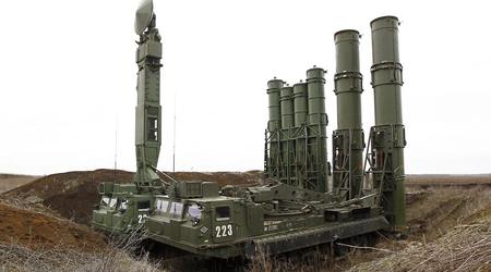 Les forces de défense ukrainiennes ont détruit un système russe S-300V4 très rare, capable d'abattre des missiles balistiques.