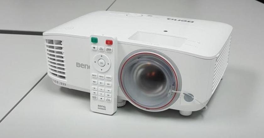 BenQ TH671ST projecteur pour petite pièce