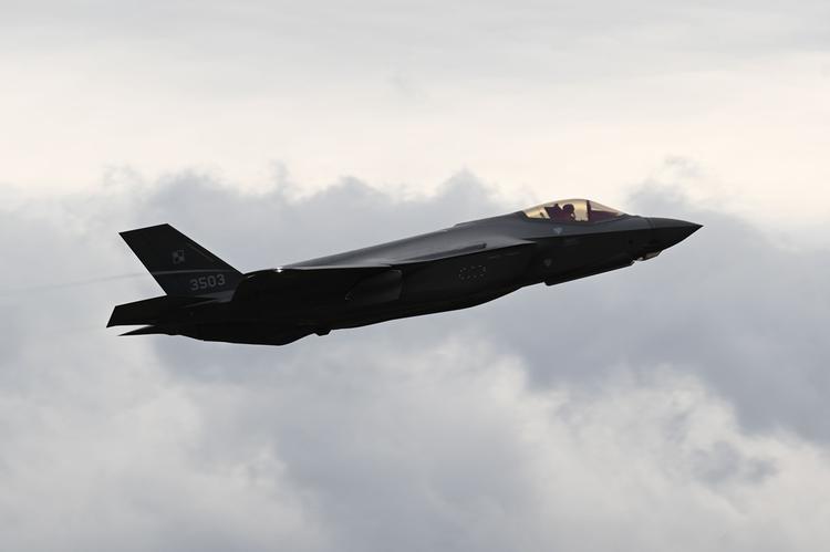 Gripen au lieu du F-35 : ...