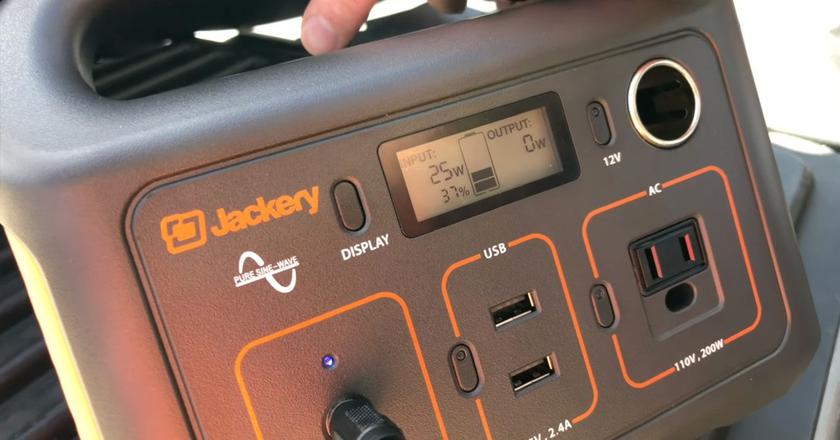 Générateur solaire Jackery pour le camping