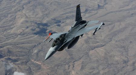 Les pilotes ukrainiens ont commencé à s'entraîner au vol sur des chasseurs F-16 Fighting Falcon en Arizona