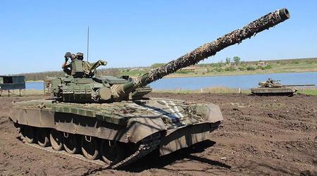 Un drone FPV a soigneusement déposé des explosifs dans l'écoutille ouverte d'un T-80BV et a détruit un char russe.