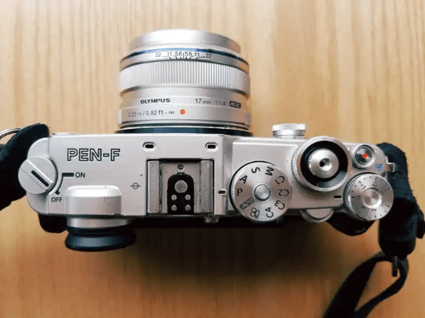 Olympus PEN-F appareil photo style ancien