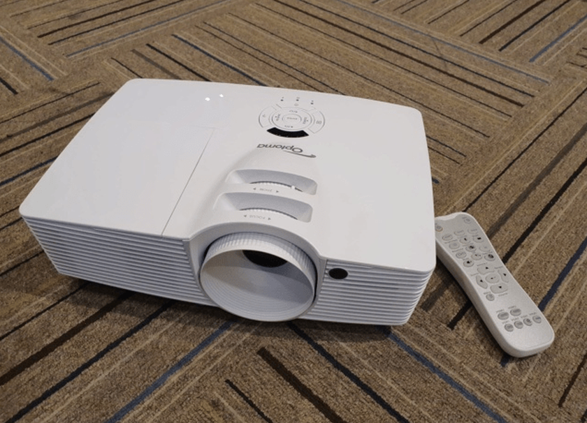 Optoma HD28dse ou Optoma HD146X