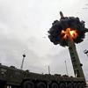 Les Russes ont lancé le missile balistique intercontinental SS-27 Mod 2, d'une portée de 12 000 kilomètres, qui peut transporter une ogive nucléaire d'une puissance allant jusqu'à 500 kilotonnes.-10 Les Russes ont lancé le missile balistique intercontinental SS-27 Mod 2, d'une portée de 12 000 kilomètres, qui peut transporter une ogive nucléaire d'une puissance allant jusqu'à 500 kilotonnes.-10