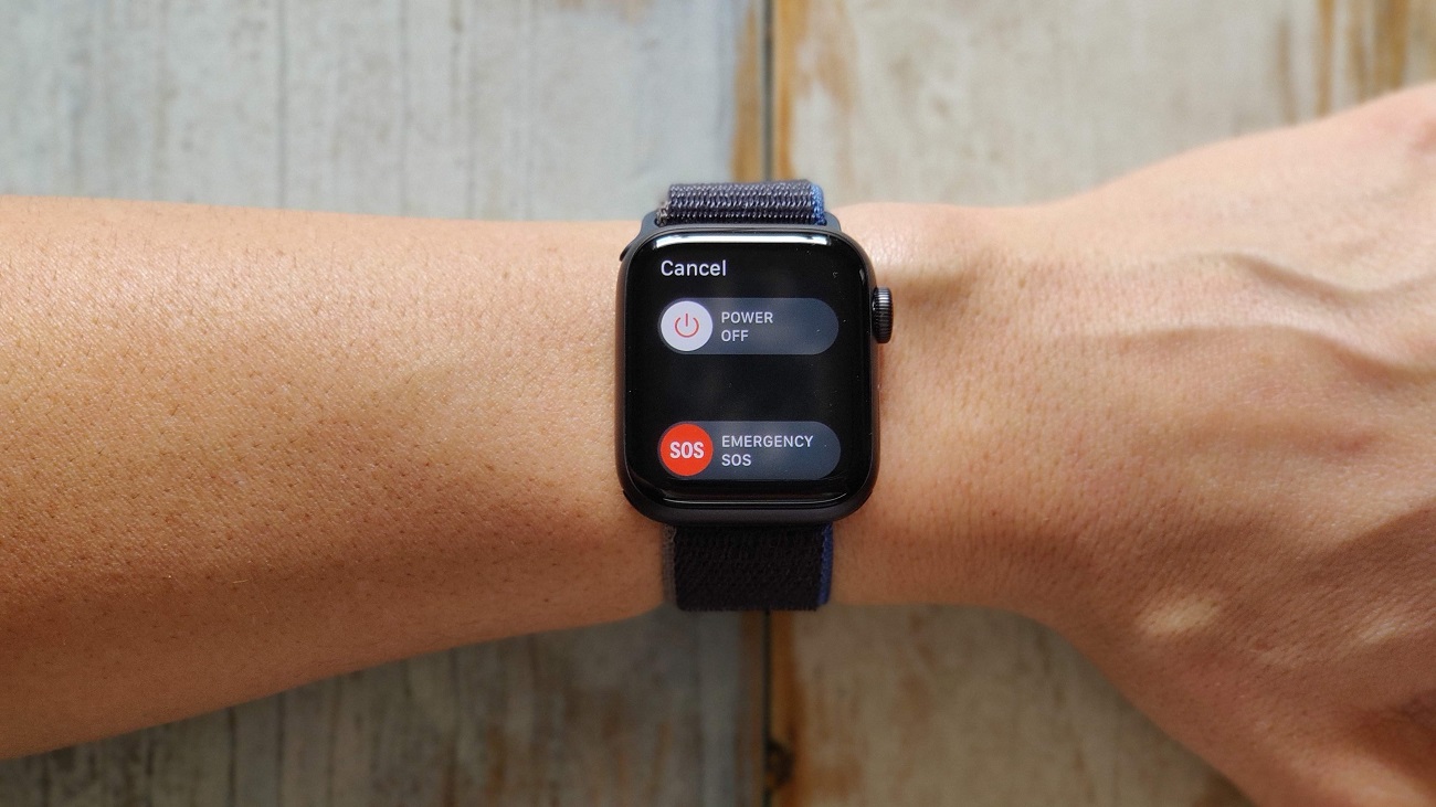 L'Apple Watch et la smartwatch Siri ont accidentellement convoqué 15 policiers armés dans un gymnase, revendiquant une fusillade. L'Apple Watch et la smartwatch Siri ont accidentellement convoqué 15 policiers armés dans un gymnase, revendiquant une fusillade.
