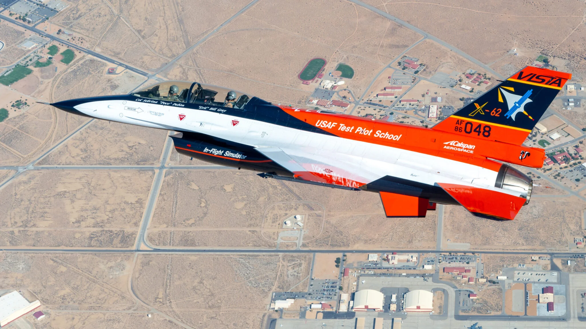 Premier essai en vol aux États-Unis d'un chasseur F-16 équipé du système d'intelligence artificielle VISTA pour le contrôle sans pilote Premier essai en vol aux États-Unis d'un chasseur F-16 équipé du système d'intelligence artificielle VISTA pour le contrôle sans pilote