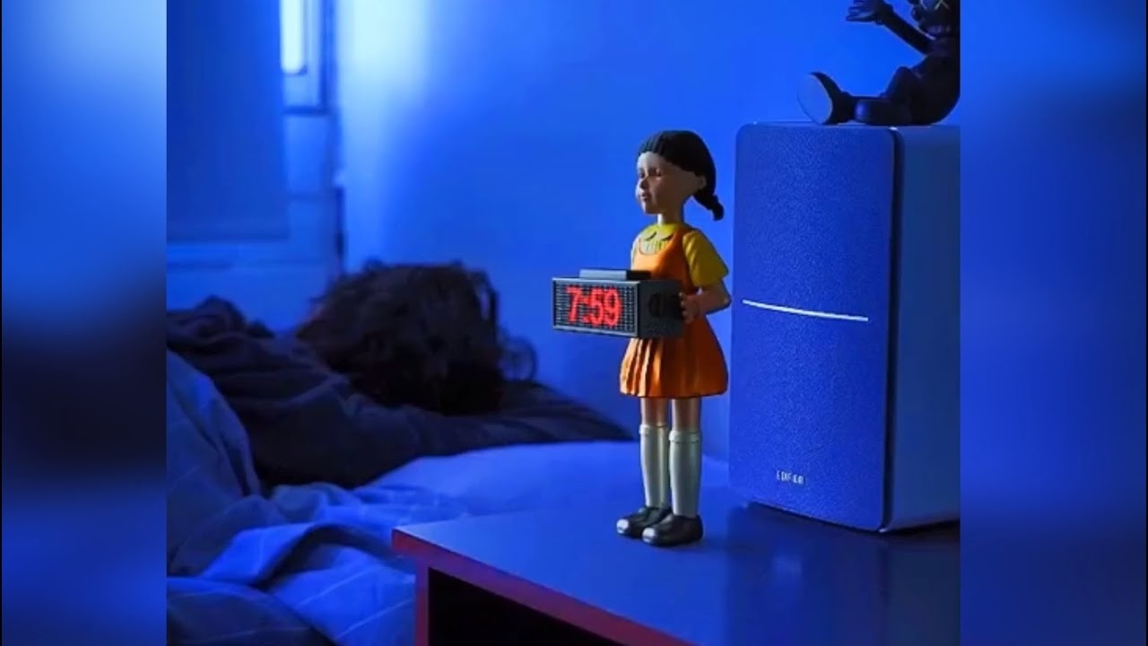 Un réveil sous la forme d'une poupée tueuse, tiré de la série "Squid Game" de Netflix, réveillera n'importe qui (vidéo) Un réveil sous la forme d'une poupée tueuse, tiré de la série "Squid Game" de Netflix, réveillera n'importe qui (vidéo)