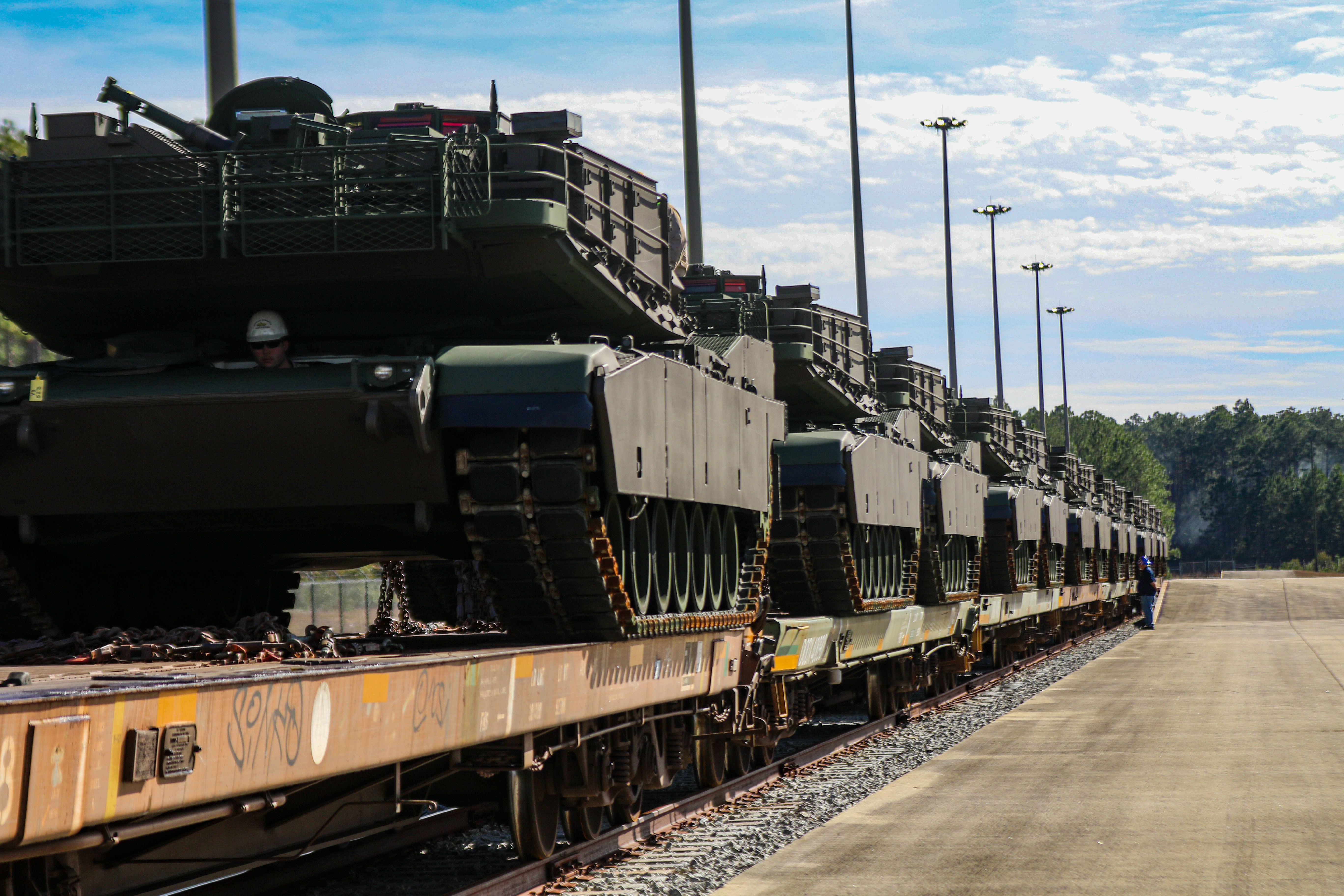 Pas seulement des chars M1 Abrams : ce qui sera inclus dans le nouveau paquet d'aide militaire de 400 millions de dollars des États-Unis pour l'Ukraine.