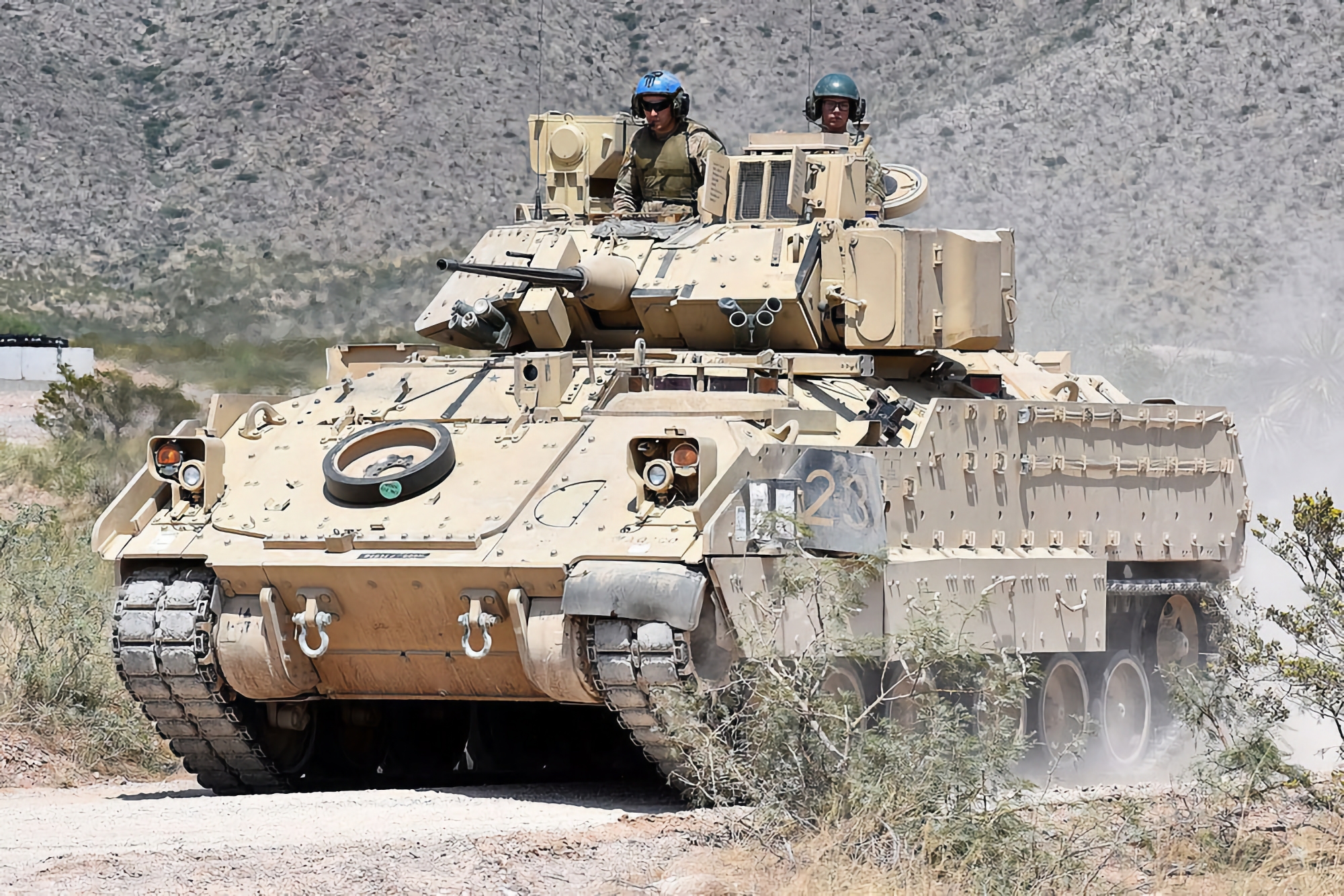 Pentagone : L'Ukraine recevra des BMP Bradley en modification M2A2 ODS avec système d'information FBCB2 et protection améliorée Pentagone : L'Ukraine recevra des BMP Bradley en modification M2A2 ODS avec système d'information FBCB2 et protection améliorée